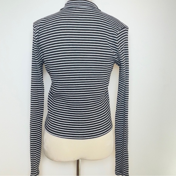 Hollister Ribbed Zip Front Long Sleeve Striped Slim Fit Top Black White Large - Picture 3 of 11